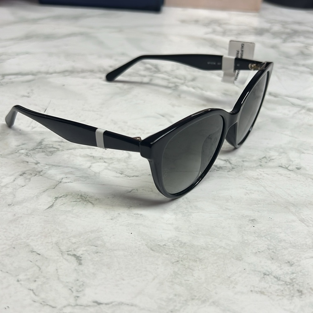 Salvatore Ferragamo Women's Black Cat Eye Sunglasses SF1073S001 Italy - Picture 3 of 5